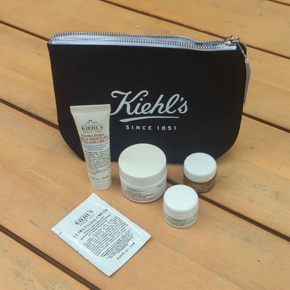 Kiehl’s Travel Set With Bag, Body Moisturizer, Scalp Mask, Eye Treatment - New